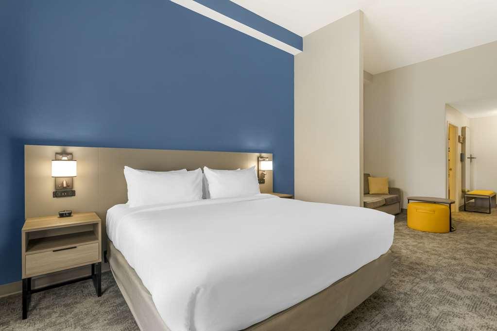 Comfort Suites Sarasota-Siesta Key Номер фото