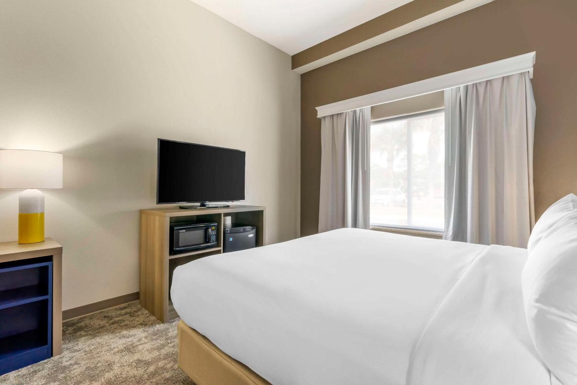 Comfort Suites Sarasota-Siesta Key Экстерьер фото