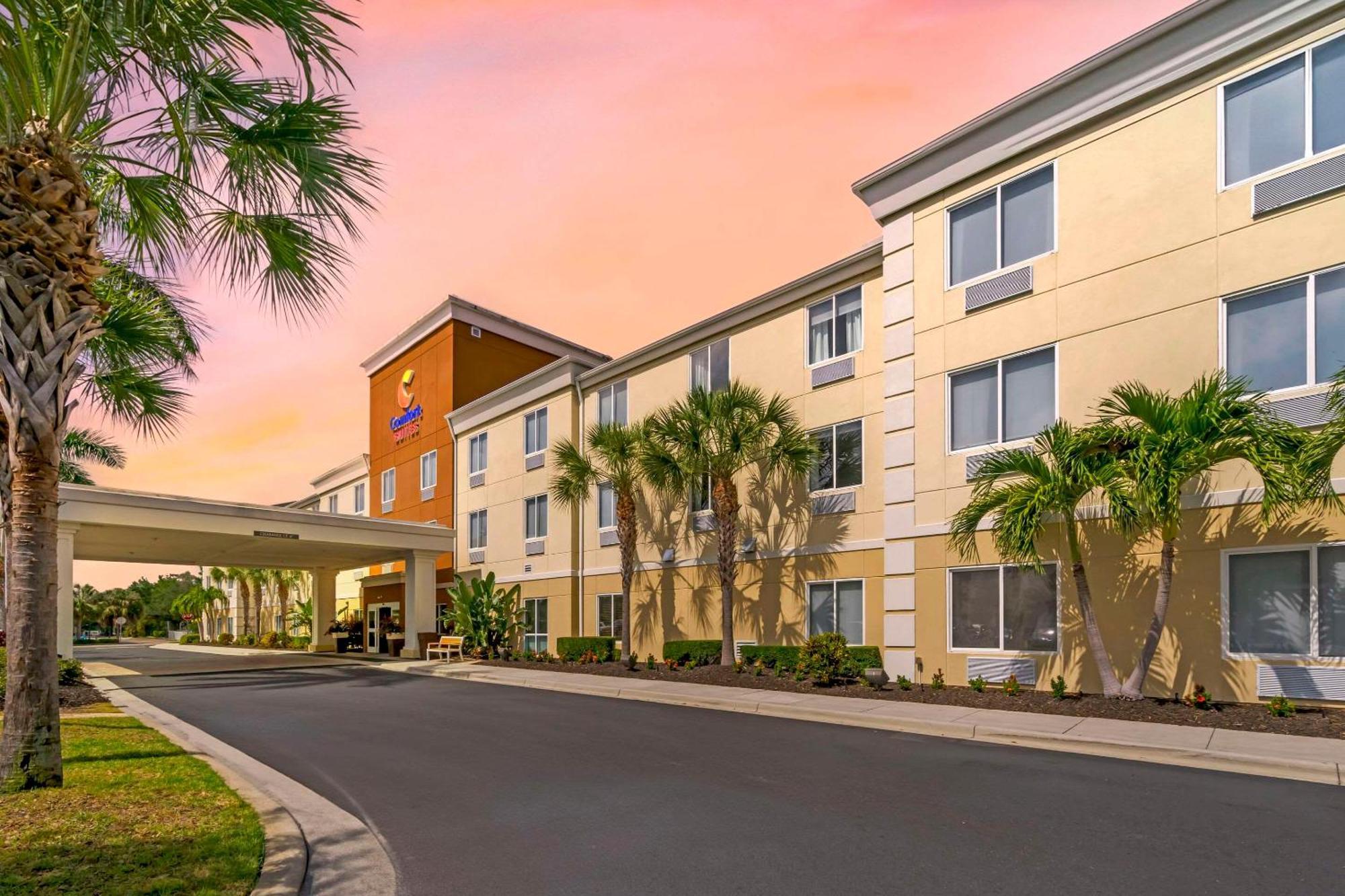 Comfort Suites Sarasota-Siesta Key Экстерьер фото