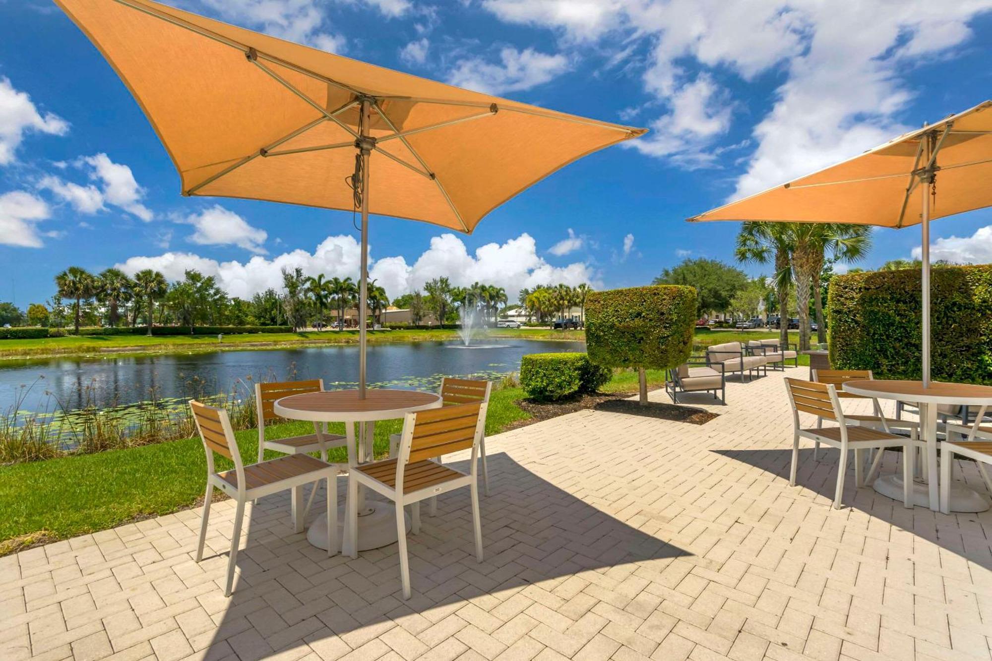 Comfort Suites Sarasota-Siesta Key Экстерьер фото