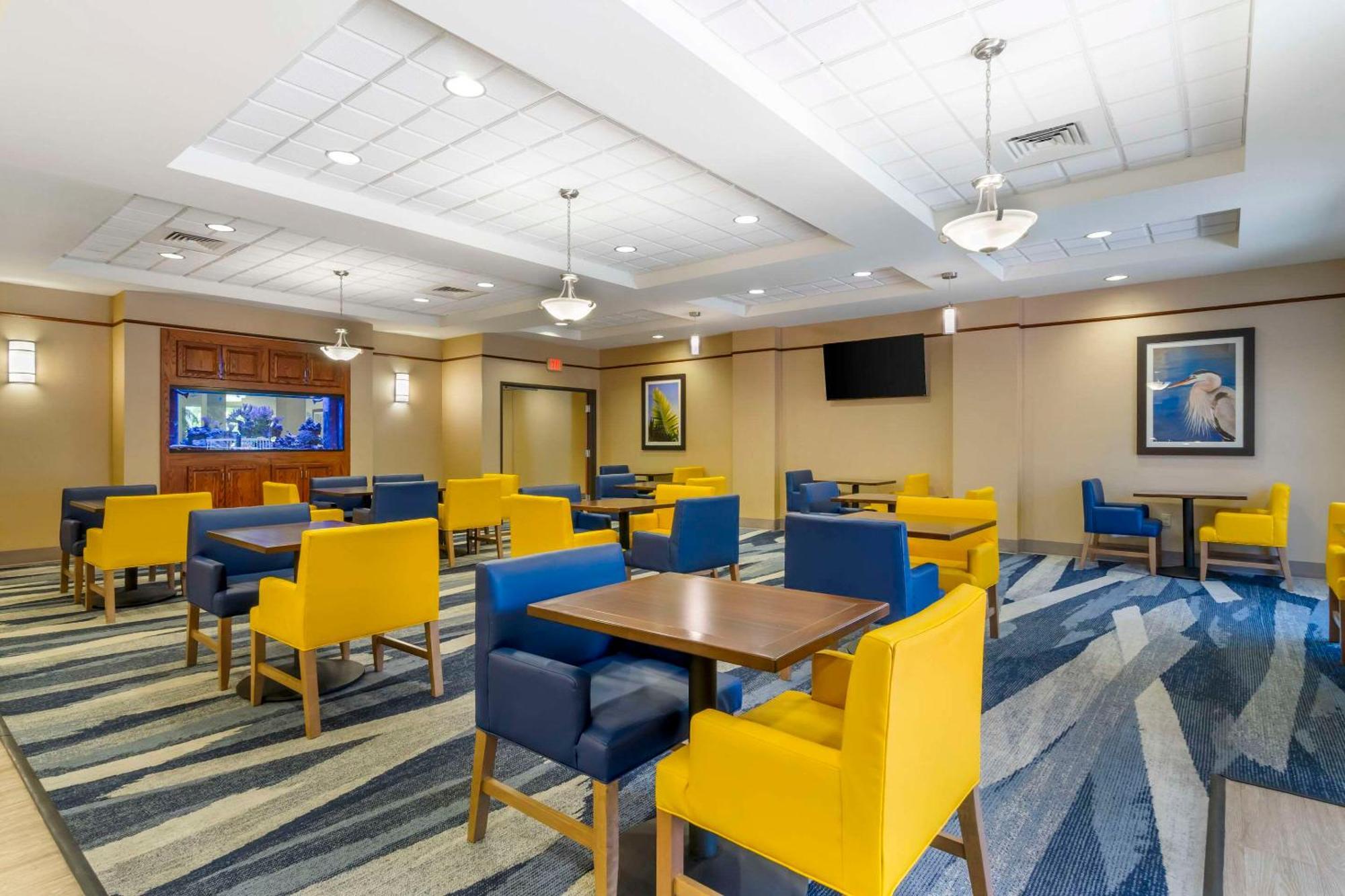 Comfort Suites Sarasota-Siesta Key Экстерьер фото