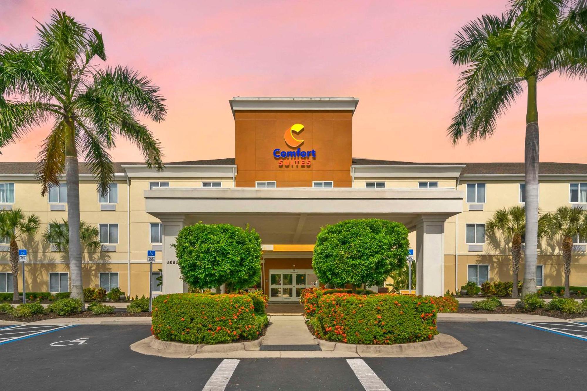 Comfort Suites Sarasota-Siesta Key Экстерьер фото